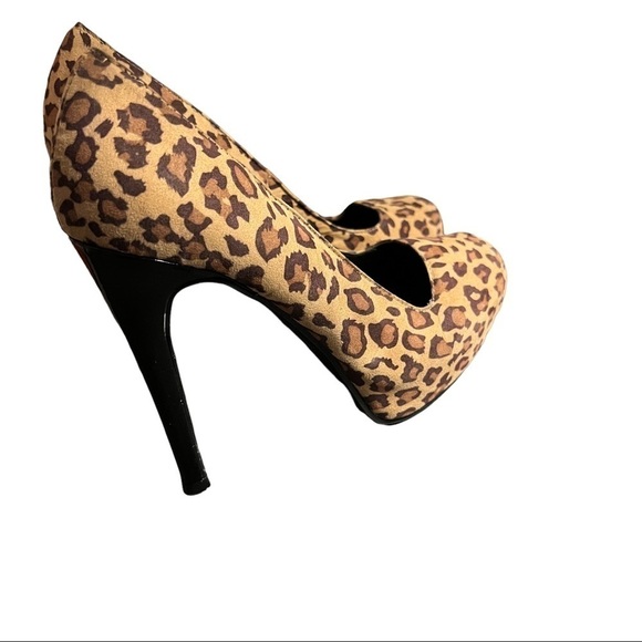 Kardashian Kollection Leopard Print Pumps / Heels Size 7 - Picture 3 of 7